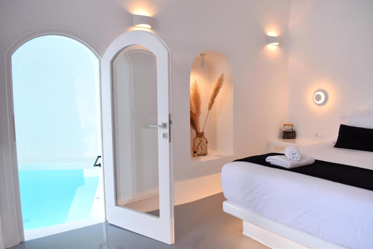 Oinos Luxury Suites Caldera Oia  Exterior photo
