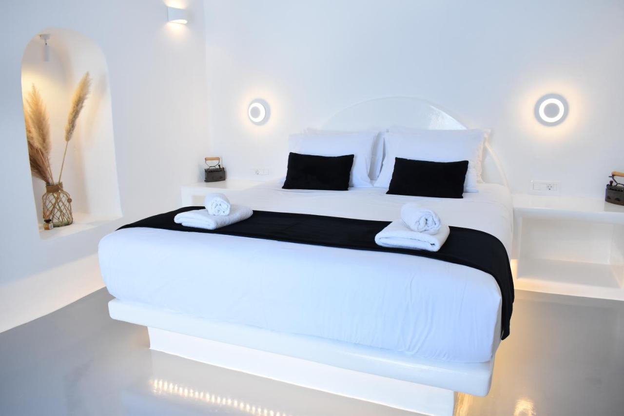 Oinos Luxury Suites Caldera Oia  Exterior photo